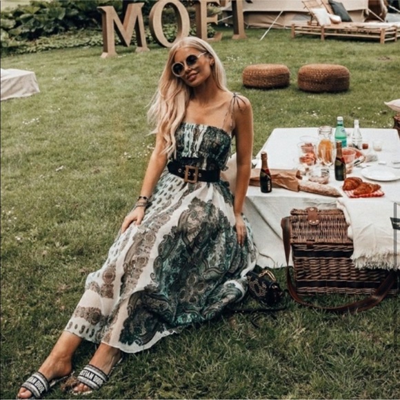 Zara limited addition dress - Picture 2 of 8